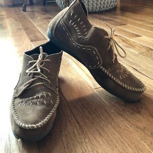 Minnetonka Suede Lace Up Shoes